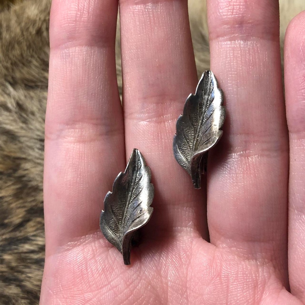 Vintage 1967 Sterling Silver Curved Leaf Clip Earrings
